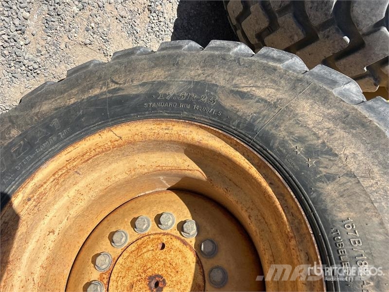 John Deere 672D Грейдери