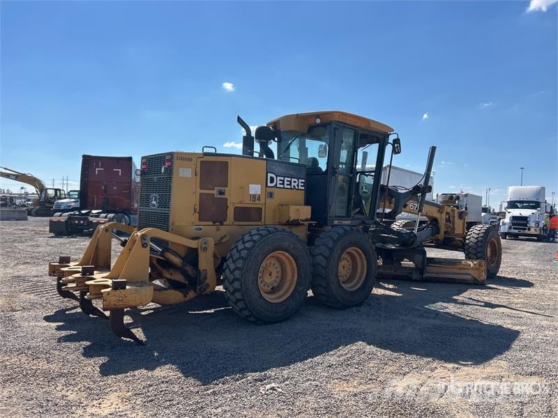 John Deere 672D Грейдери