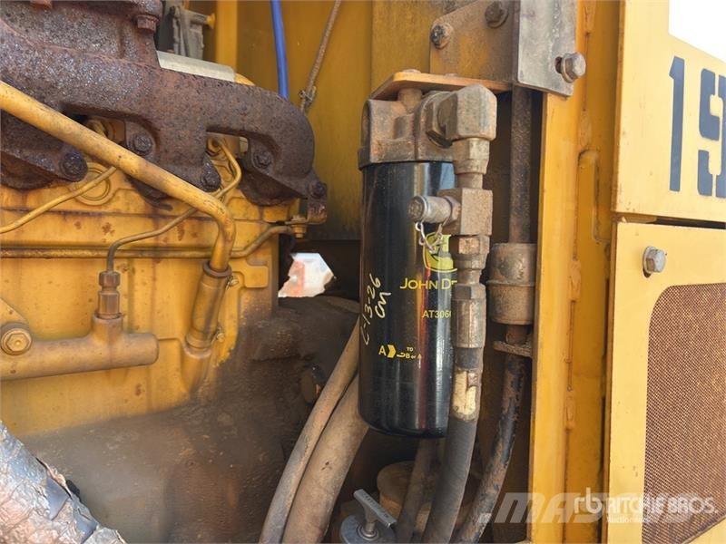 John Deere 672D Грейдери