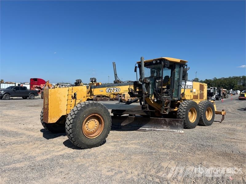 John Deere 672D Грейдери