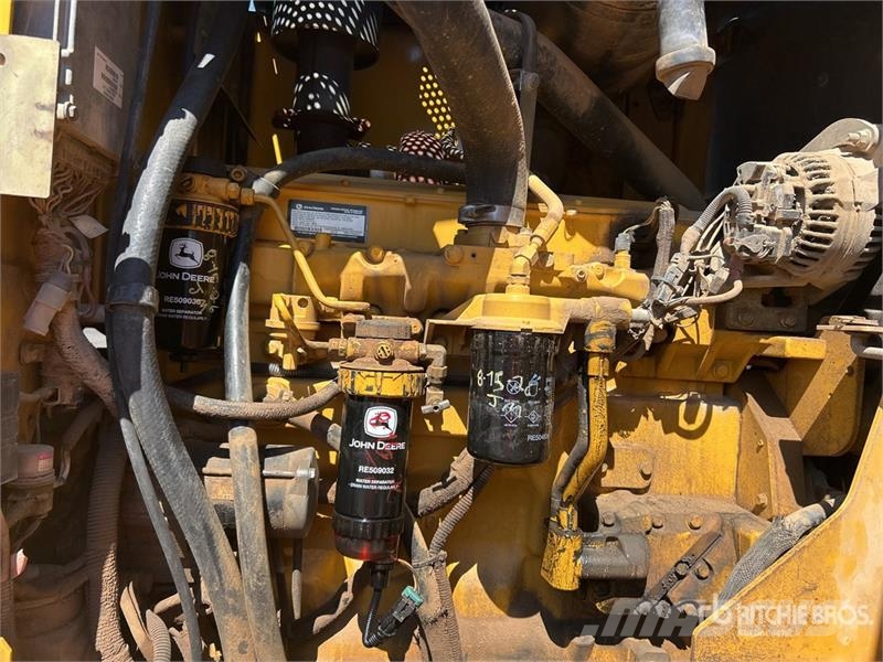 John Deere 672D Грейдери