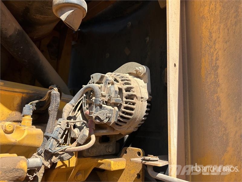 John Deere 672D Грейдери