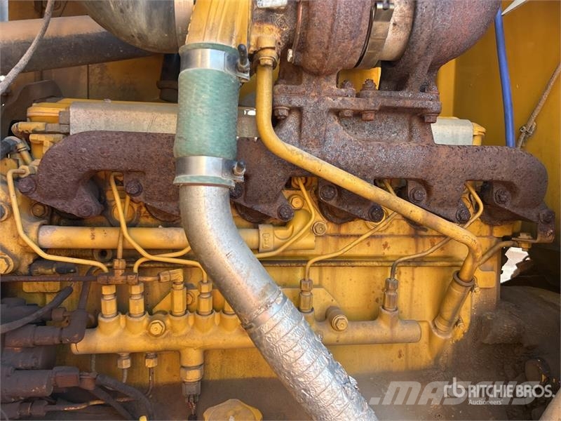John Deere 672D Грейдери