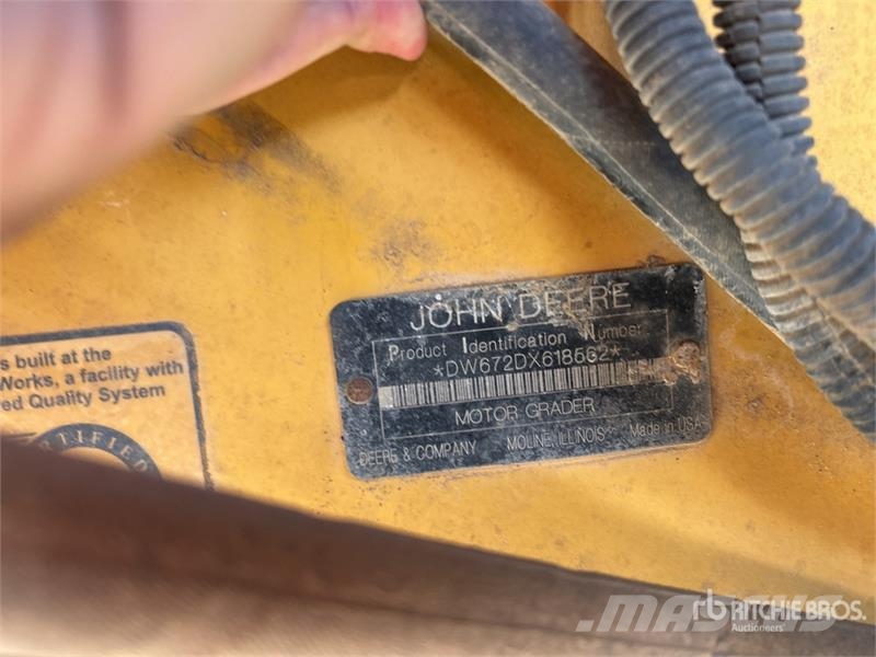 John Deere 672D Грейдери