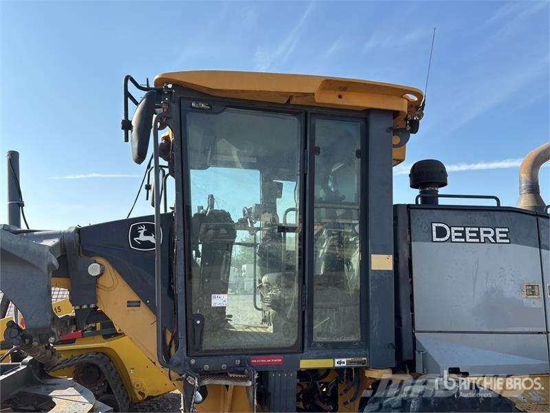 John Deere 672G AWD Motor Grader Greideriai