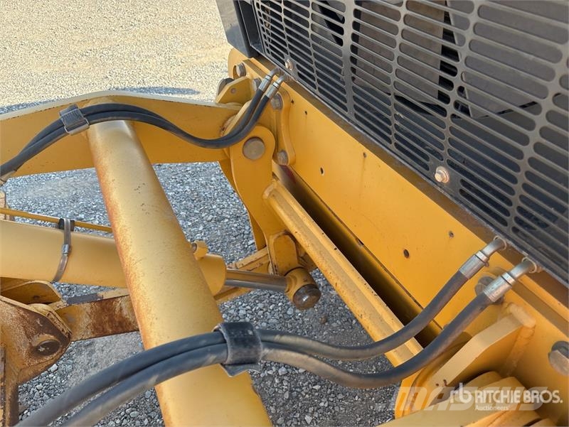John Deere 672G AWD Motor Grader Greideriai