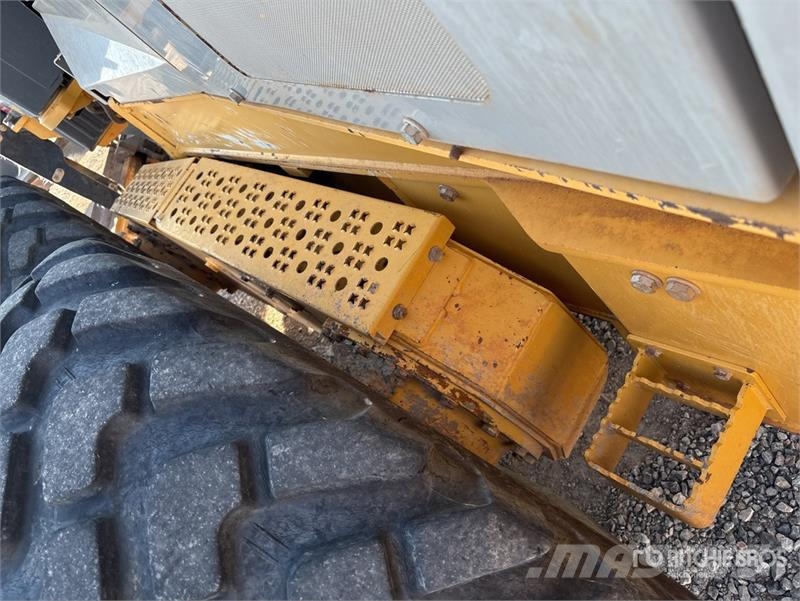 John Deere 672G AWD Motor Grader Greideriai