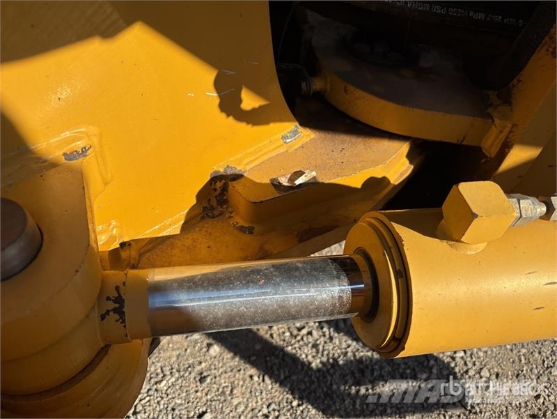 John Deere 672G AWD Motor Grader Greideriai