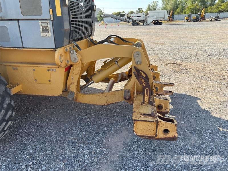 John Deere 672G AWD Motor Grader Greideriai