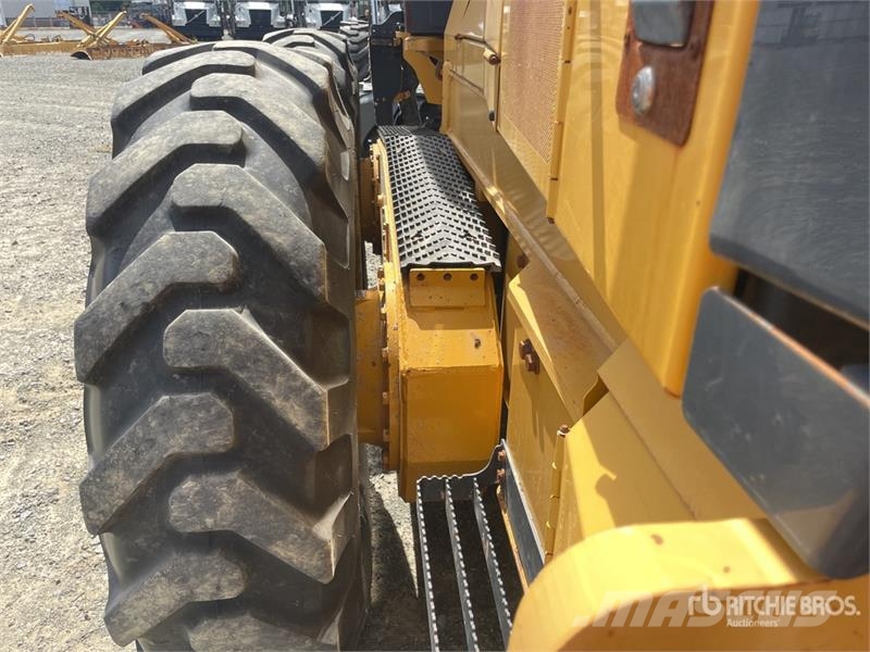 John Deere 672G AWD Motor Grader Veihøvler