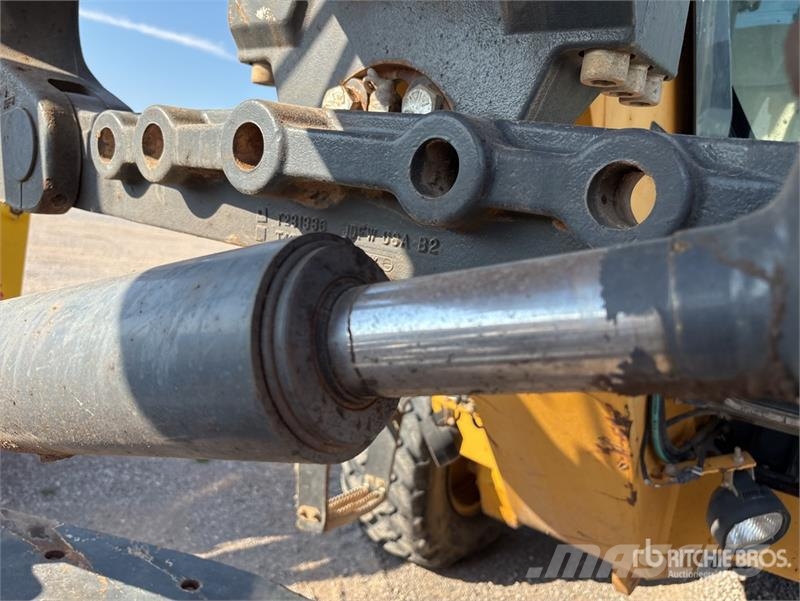 John Deere 672G AWD Motor Grader Greideriai