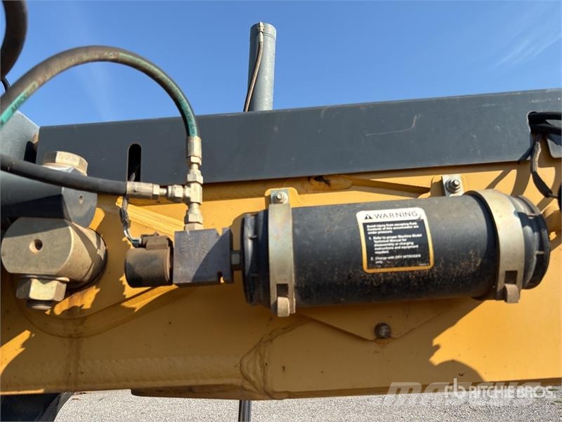 John Deere 672G AWD Motor Grader Greideriai