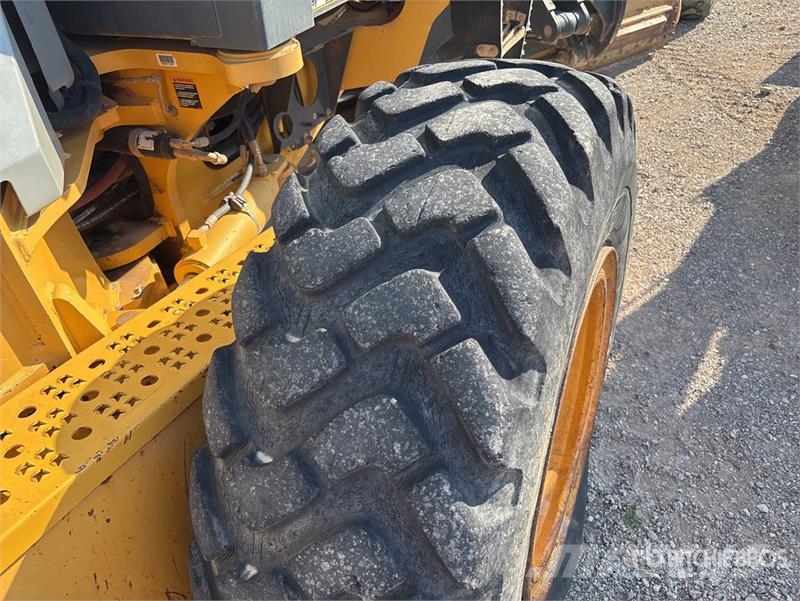 John Deere 672G AWD Motor Grader Greideriai