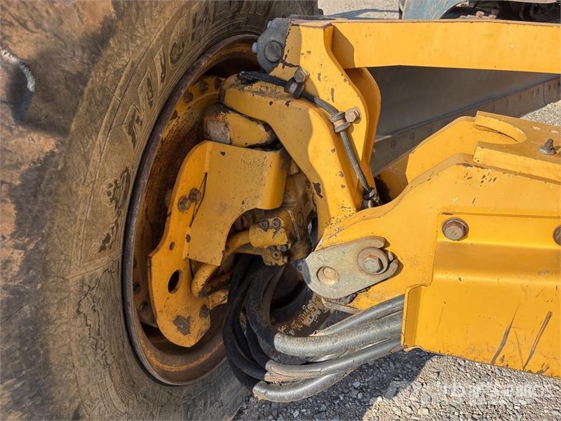 John Deere 672G AWD Motor Grader Greideriai