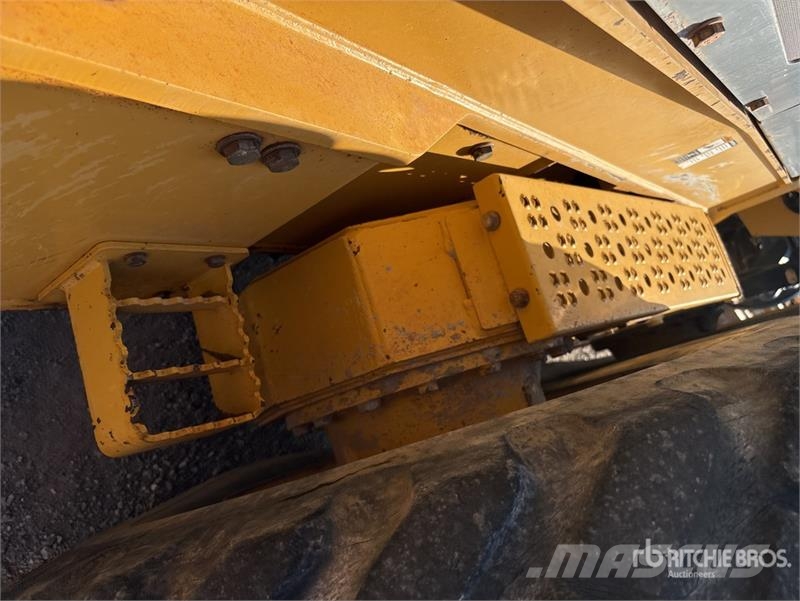 John Deere 672G AWD Motor Grader Greideriai