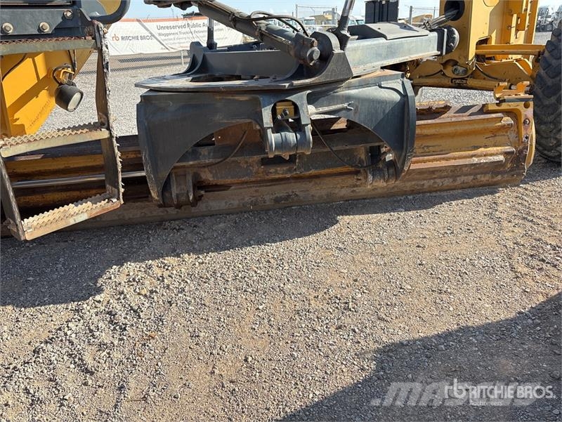 John Deere 672G AWD Motor Grader Greideriai