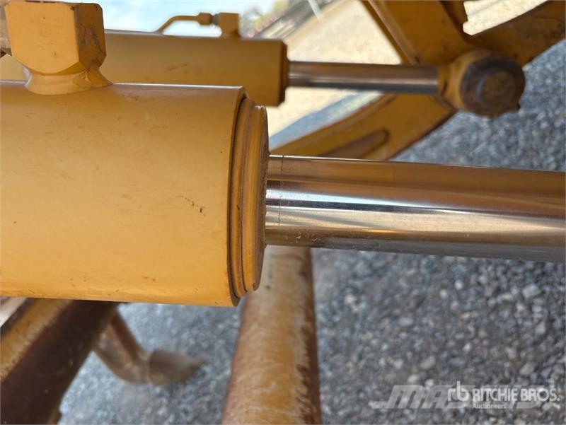 John Deere 672G AWD Motor Grader Greideriai