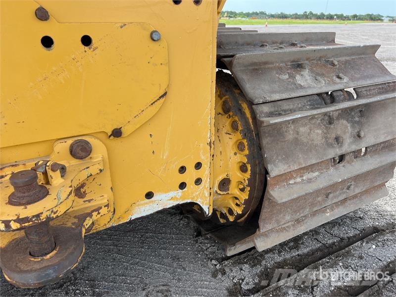 John Deere 700K LGP بلدوزرات مجنزرة