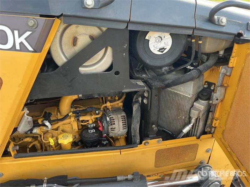 John Deere 700K LGP بلدوزرات مجنزرة