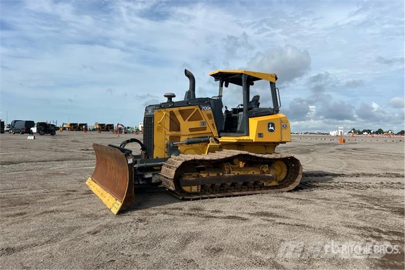 John Deere 700K LGP بلدوزرات مجنزرة