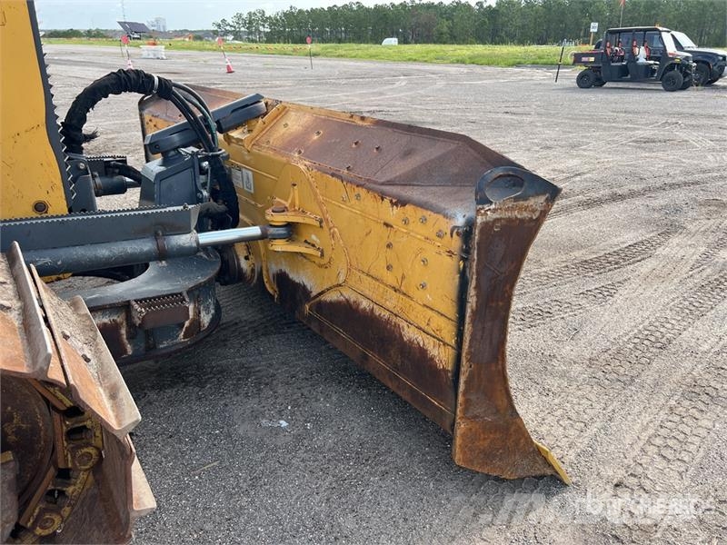 John Deere 700K LGP بلدوزرات مجنزرة