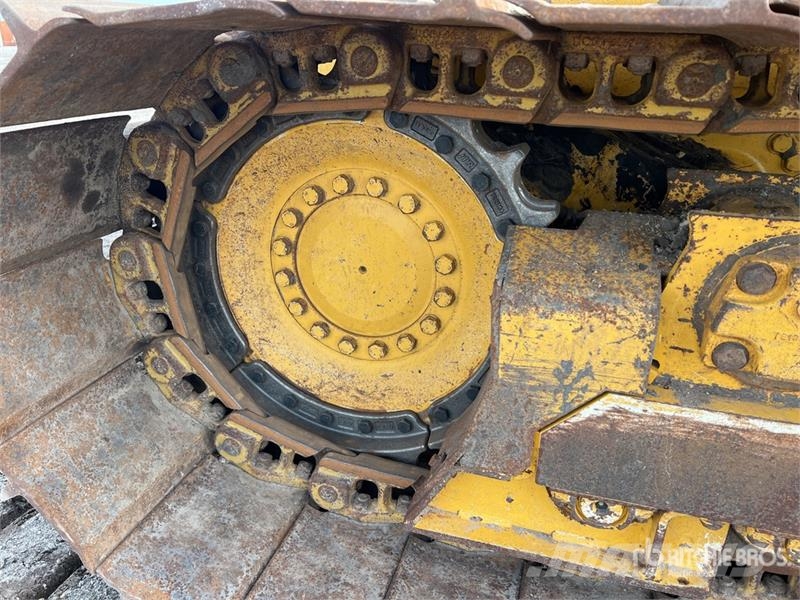 John Deere 700K LGP بلدوزرات مجنزرة