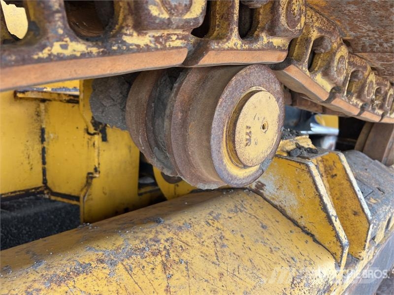 John Deere 700K LGP بلدوزرات مجنزرة