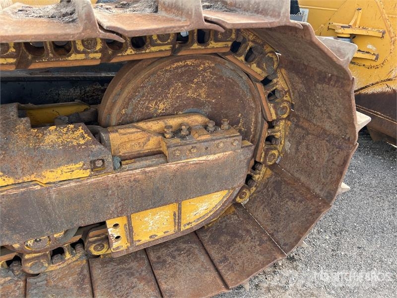 John Deere 700K LGP بلدوزرات مجنزرة