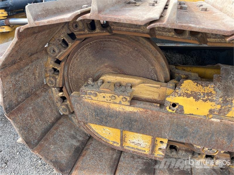 John Deere 700K LGP بلدوزرات مجنزرة