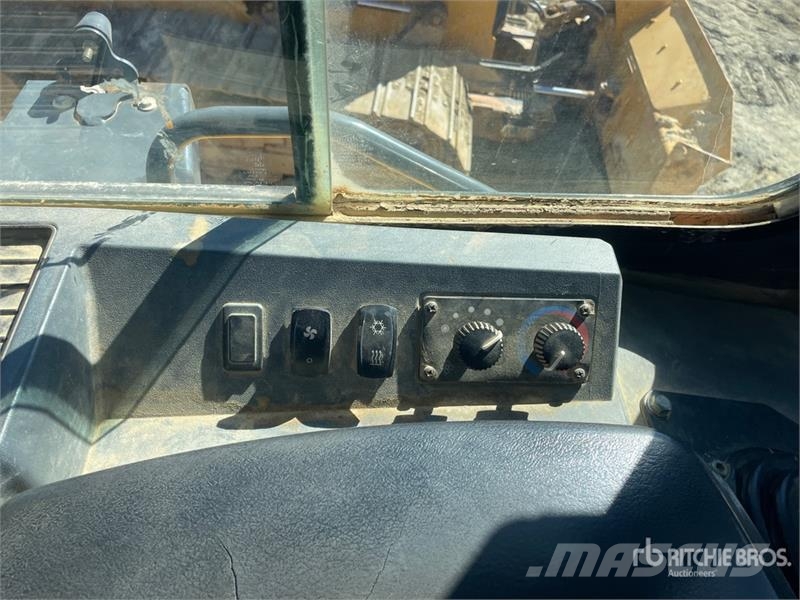 John Deere 700K LGP Dozere Beltegående