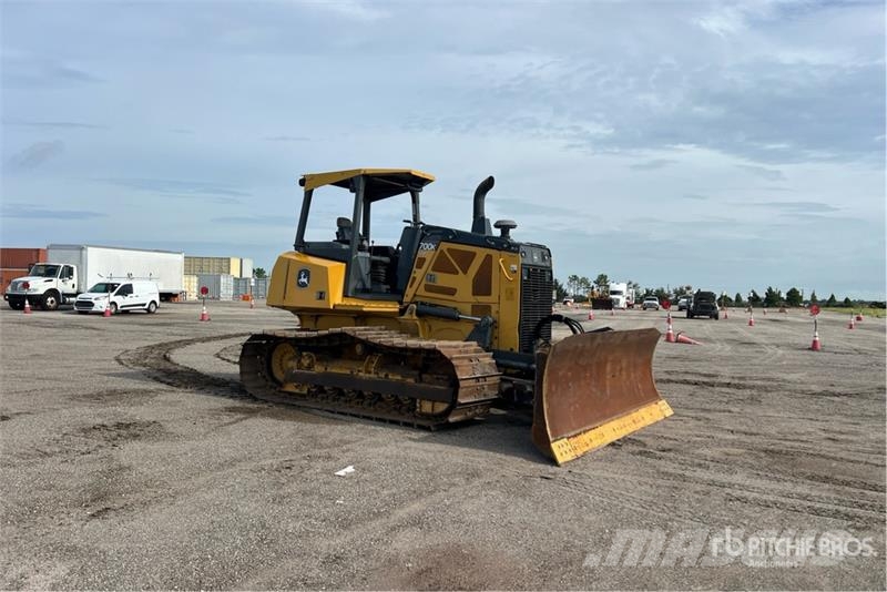 John Deere 700K LGP بلدوزرات مجنزرة