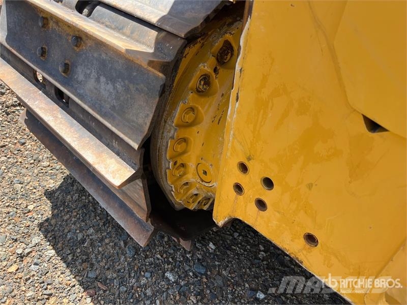 John Deere 700L LGP Crawler Dozer Telaketjupuskutraktorit