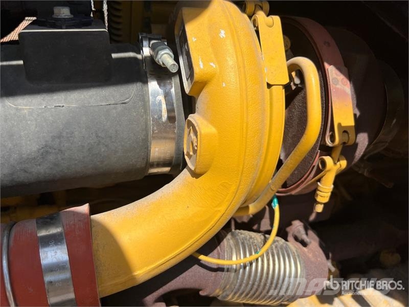 John Deere 700L LGP Crawler Dozer Telaketjupuskutraktorit