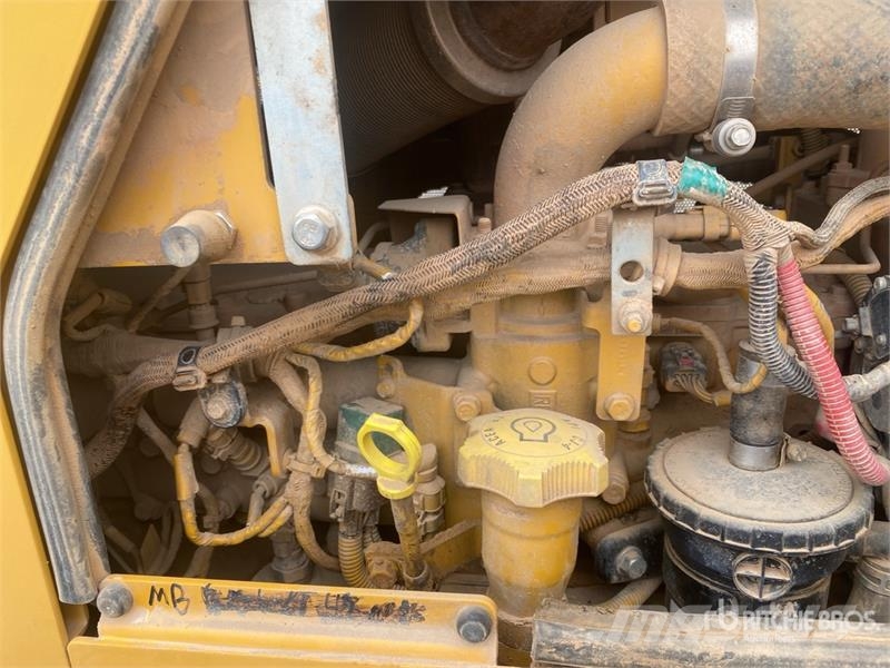 John Deere 700L LGP Crawler Dozer Telaketjupuskutraktorit