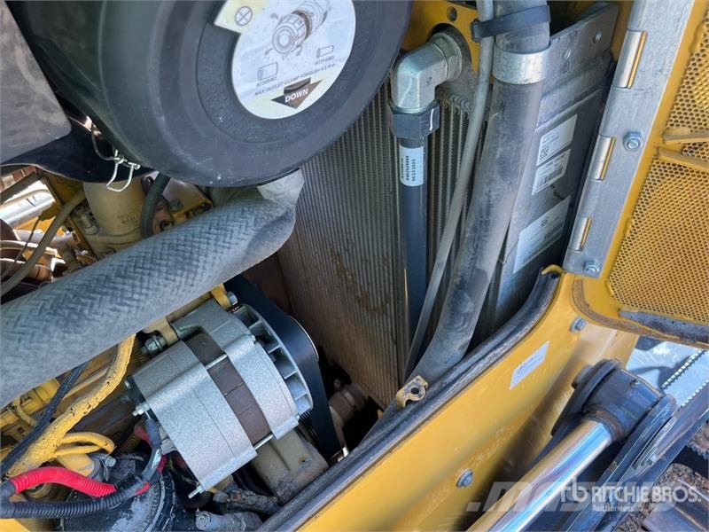 John Deere 700L LGP Crawler Dozer Telaketjupuskutraktorit