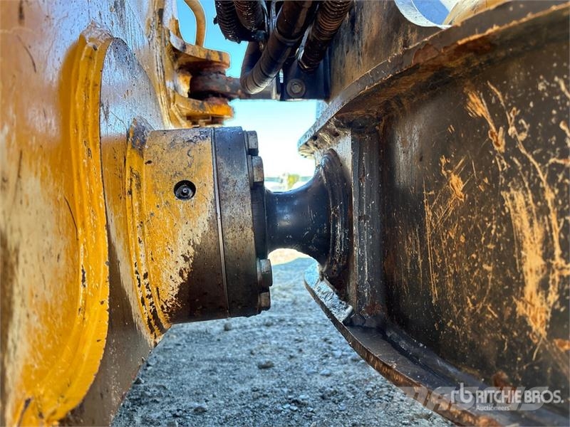 John Deere 700L LGP Crawler Dozer Telaketjupuskutraktorit