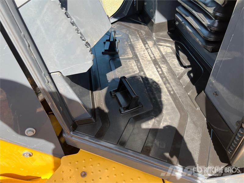 John Deere 700L LGP Crawler Dozer Telaketjupuskutraktorit