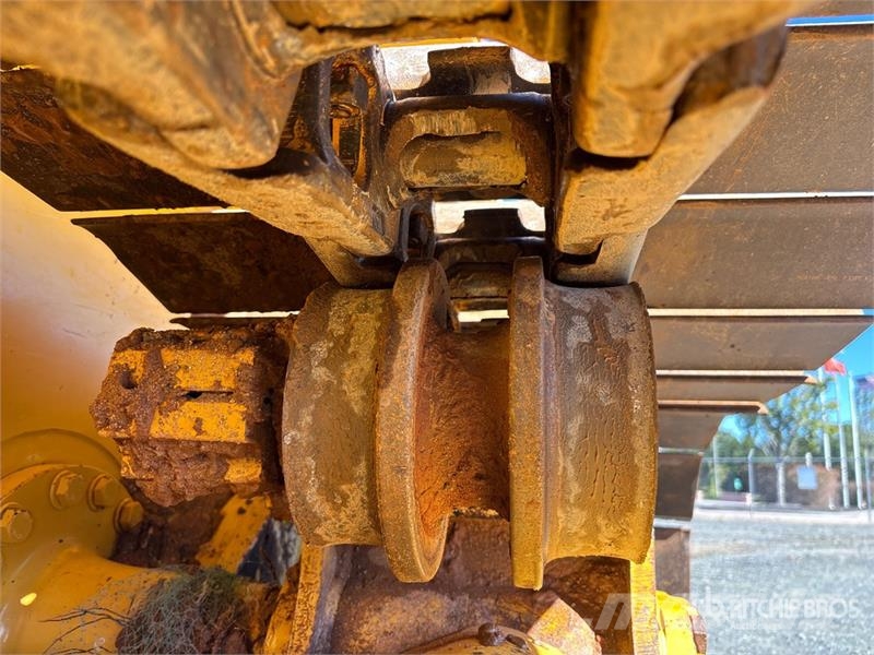 John Deere 700L LGP Crawler Dozer Telaketjupuskutraktorit