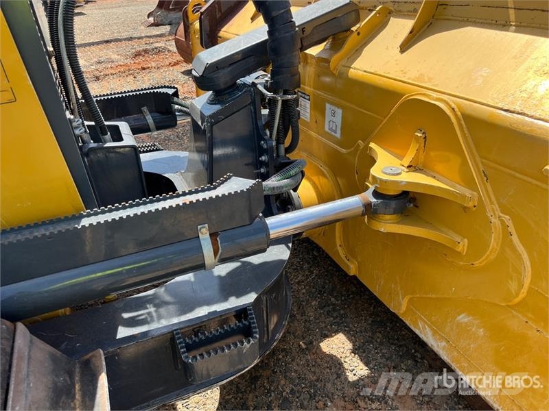 John Deere 700L LGP Crawler Dozer Telaketjupuskutraktorit