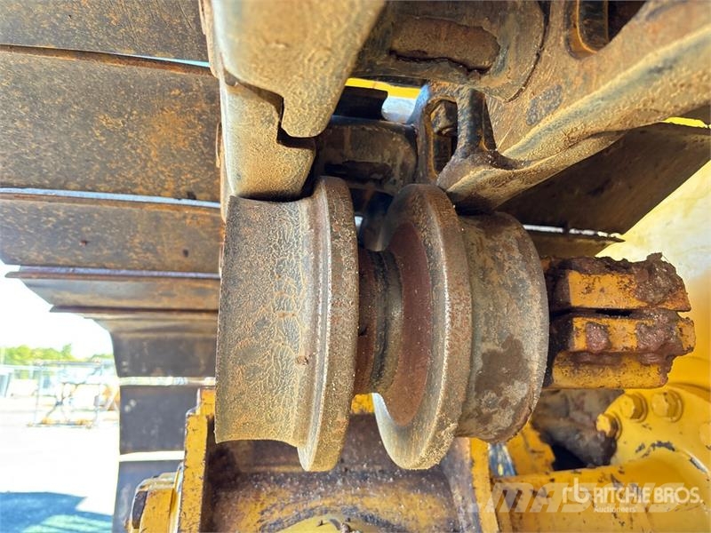 John Deere 700L LGP Crawler Dozer Telaketjupuskutraktorit
