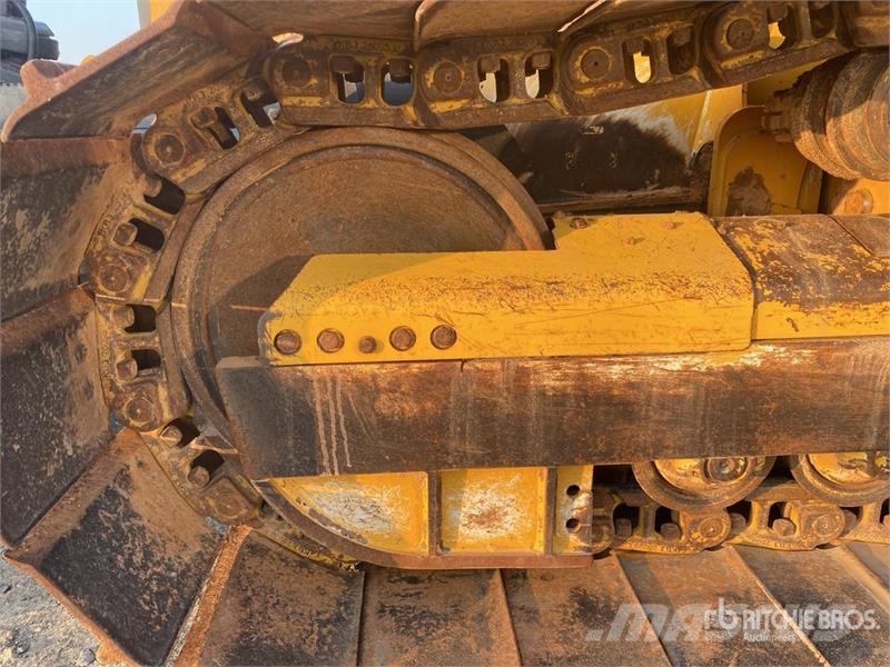 John Deere 700L LGP Crawler Dozer Telaketjupuskutraktorit