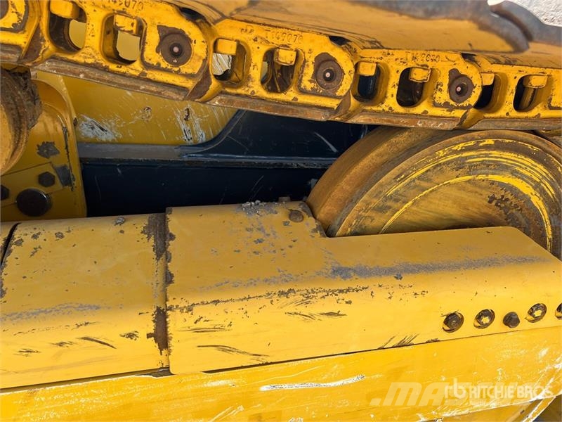 John Deere 700L LGP Crawler Dozer Telaketjupuskutraktorit