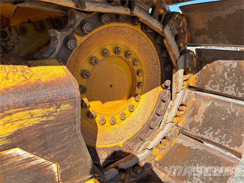 John Deere 700L LGP Crawler Dozer Telaketjupuskutraktorit