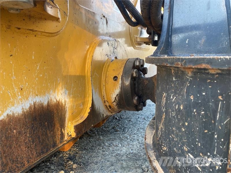 John Deere 700L LGP Crawler Dozer Telaketjupuskutraktorit