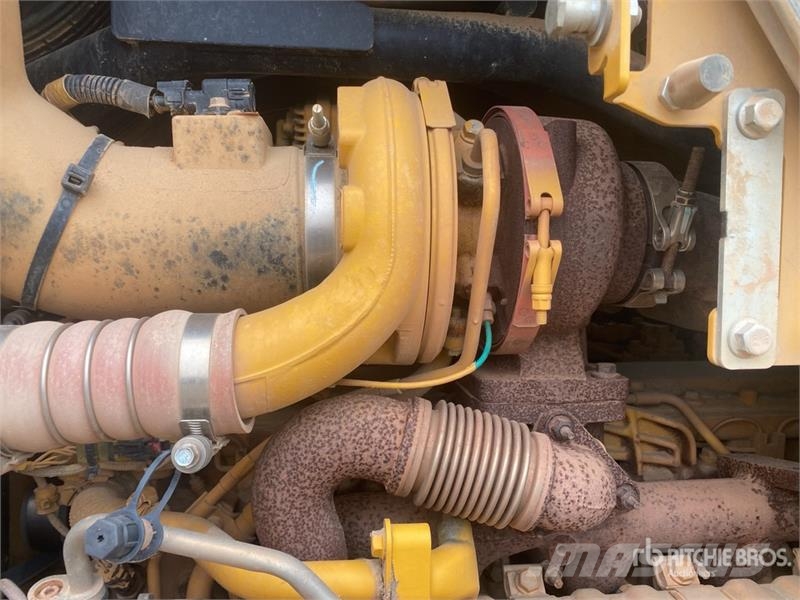 John Deere 700L LGP Crawler Dozer Telaketjupuskutraktorit