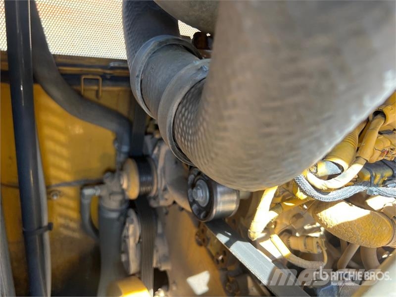 John Deere 700L LGP Crawler Dozer Telaketjupuskutraktorit