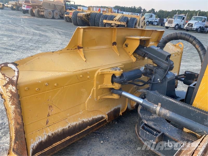 John Deere 700L LGP Crawler Dozer Telaketjupuskutraktorit