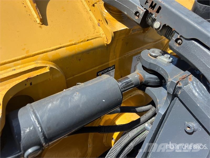 John Deere 700L LGP Crawler Dozer Telaketjupuskutraktorit