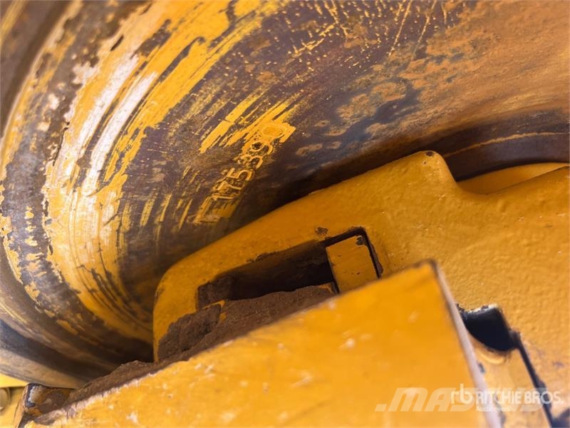 John Deere 700L LGP Crawler Dozer Telaketjupuskutraktorit