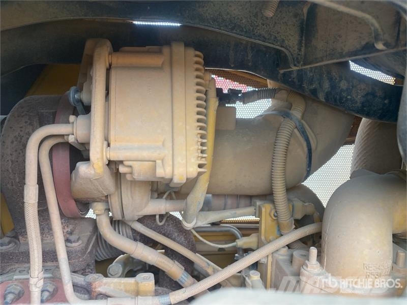 John Deere 700L LGP Crawler Dozer Telaketjupuskutraktorit